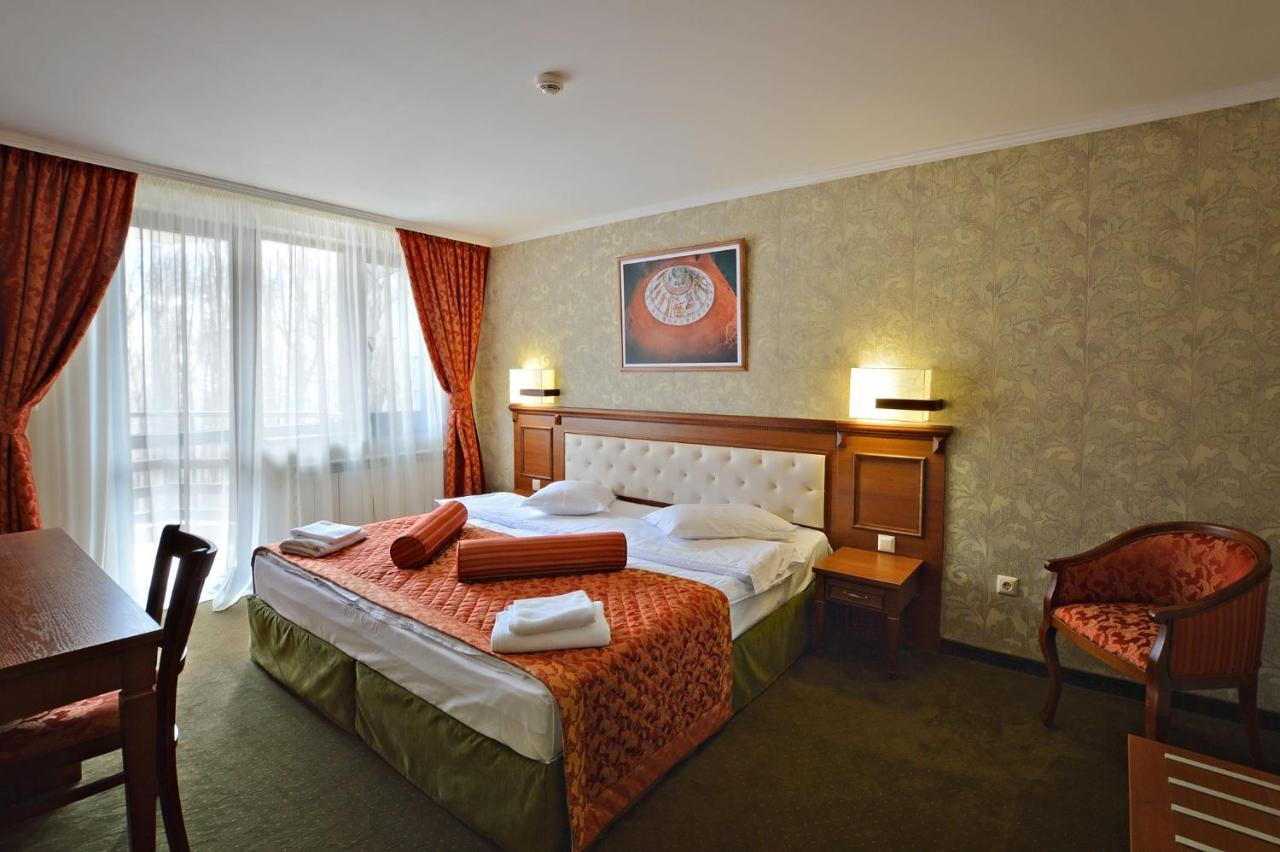 Edelweiss Hotel 3*