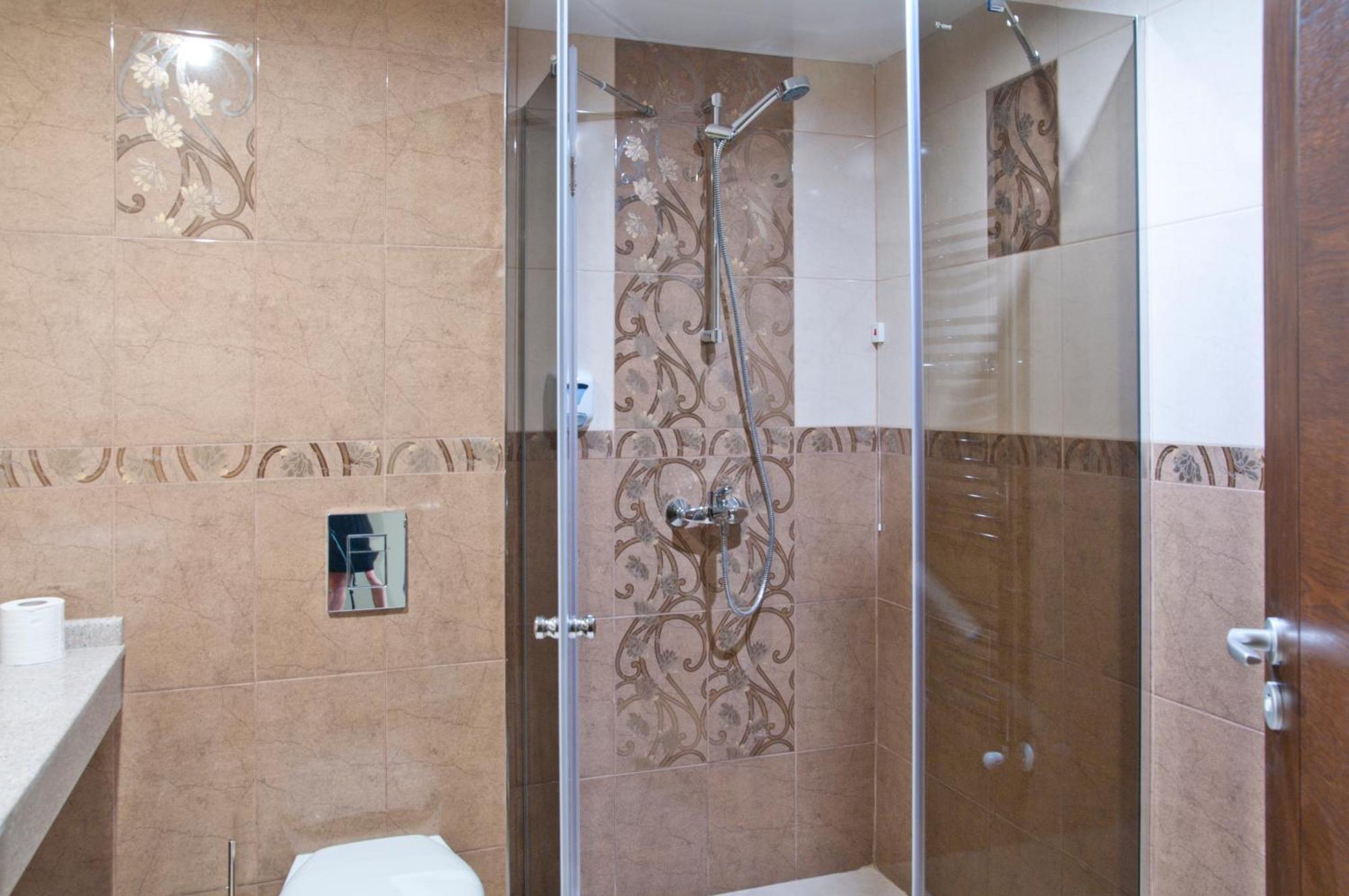 Edelweiss Hotel 3*